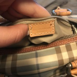 Vintage Burberry hand bag!